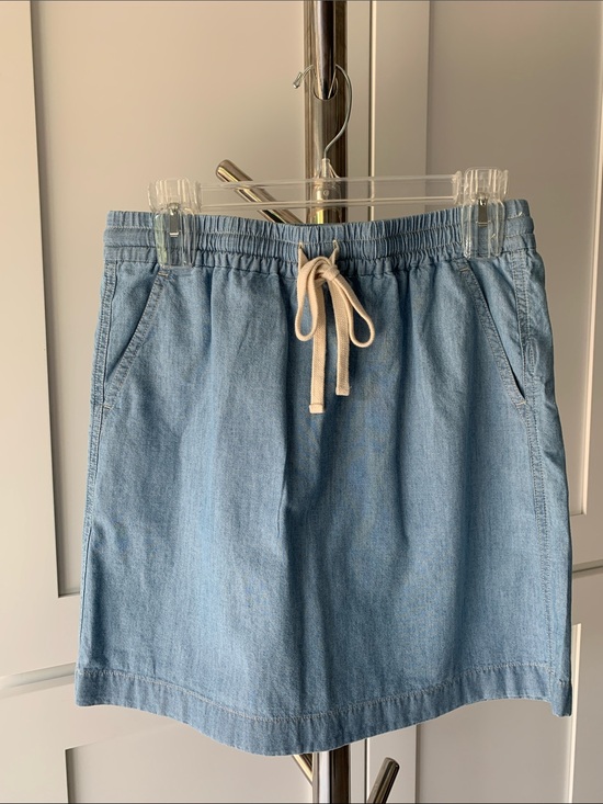 J. Crew Dresses & Skirts - J. Crew chambray women’s skirt, size XS.